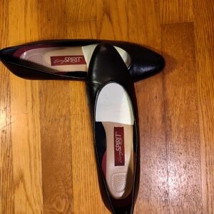 Women's Easy Spirit Black Walking Shoes